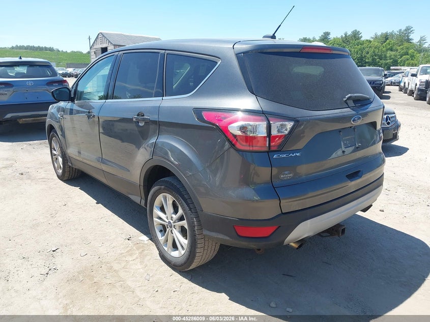 Vin: 1fmcu9gd4huc40909, lot: 45783845, ford escape se 20172
