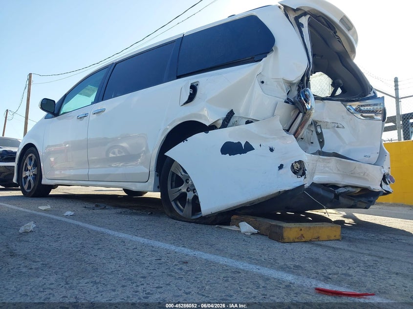 Vin: 5tdxz3dc6hs791511, lot: 45783888, toyota sienna se 8 passenger 20173