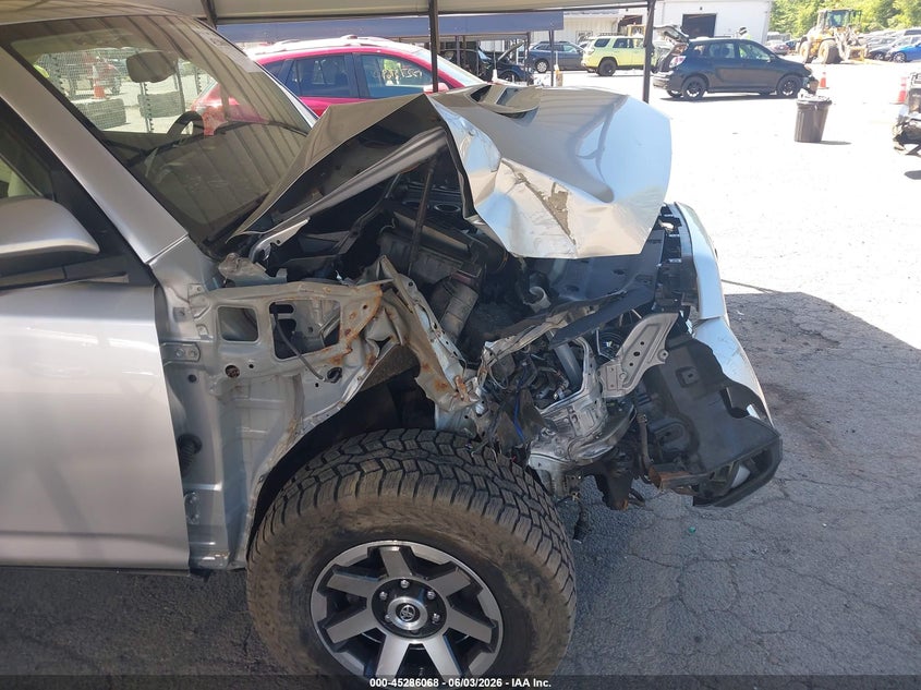 2019 Toyota 4Runner Trd Off Road Premium VIN: JTEBU5JR4K5658946 Lot: 45286068