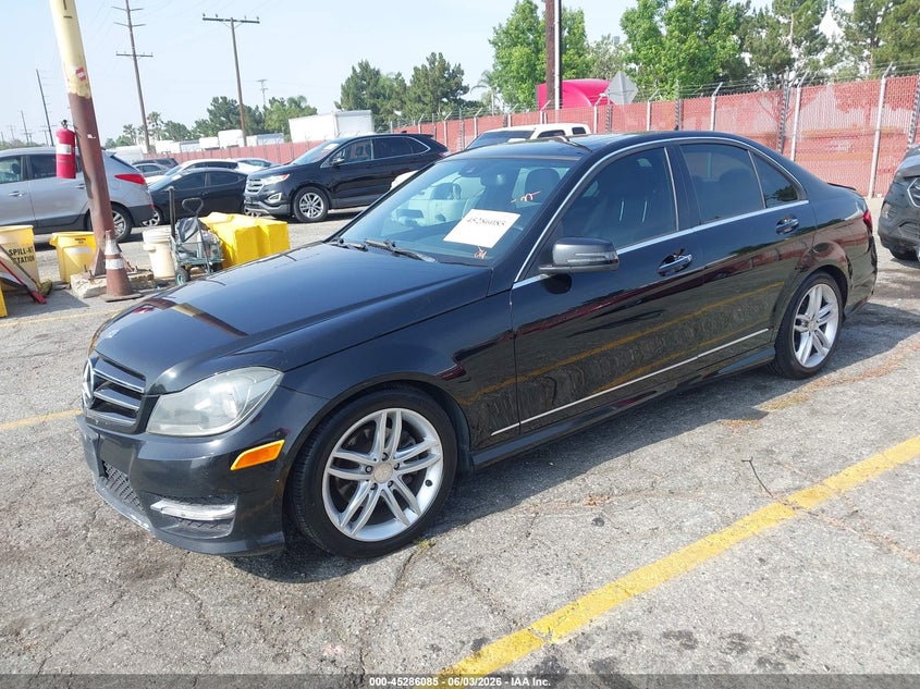 2013 Mercedes-Benz C 250 Sport WDDGF4HB4DR244025 photo 1