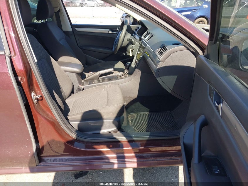 2013 Volkswagen Passat 2.5 2.5L S brown Lot 111045286109 Vin 1VWAP7A33DC037126
