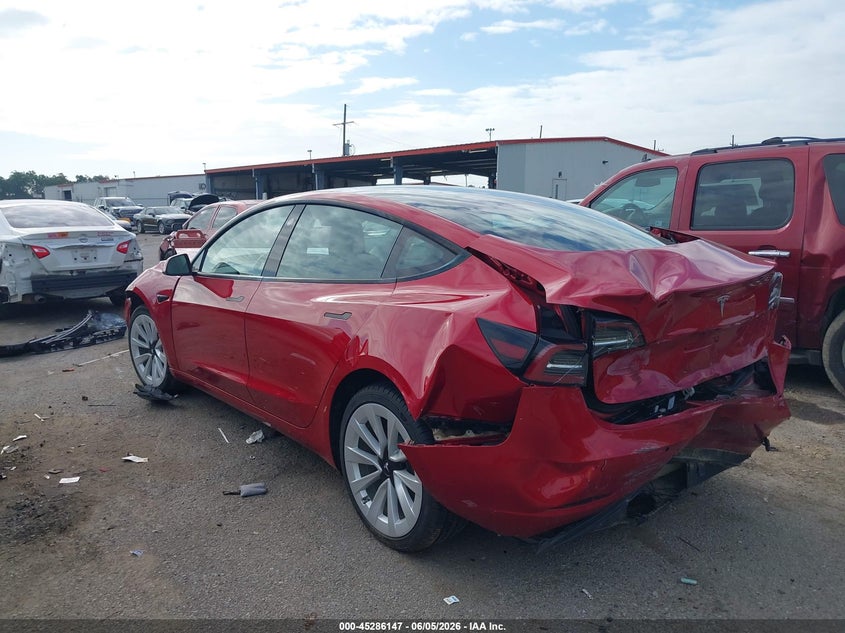TESLA MODEL 3 - zdjęcie 3