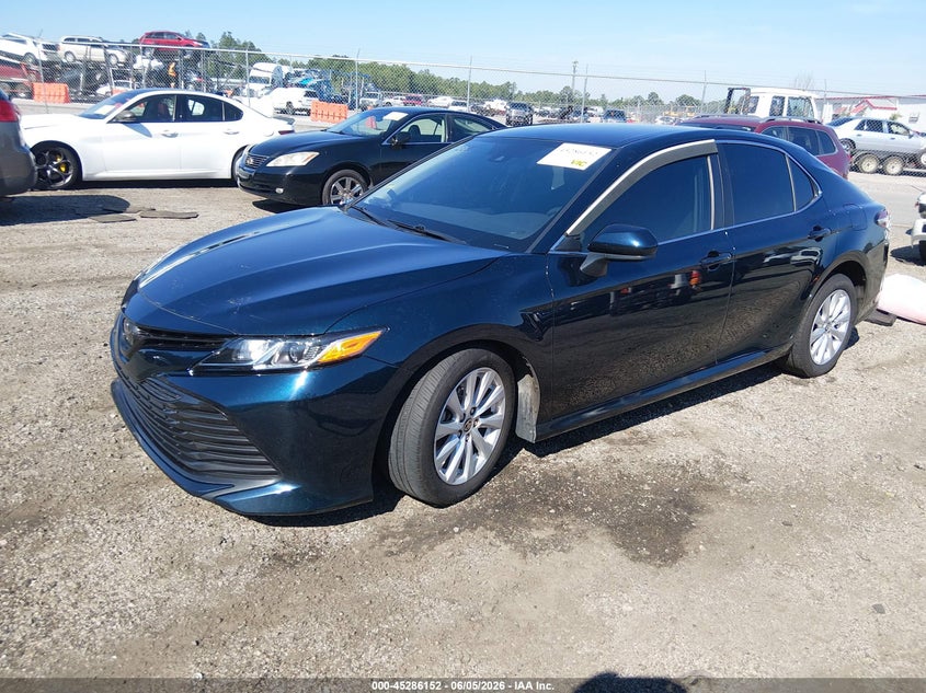4T1C11AK4LU945851 2020 Toyota Camry Le photo 1