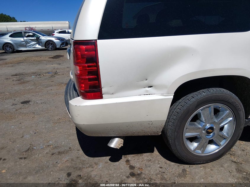2010 CHEVROLET SUBURBAN 1500 auction photo 6