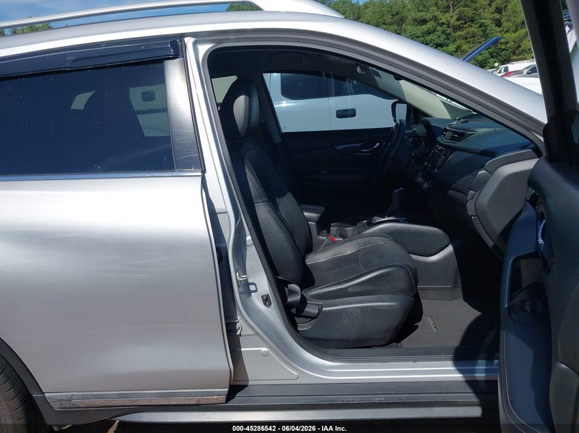 2018 NISSAN ROGUE auction photo 5