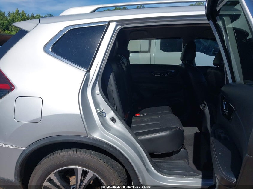2018 NISSAN ROGUE auction photo 8