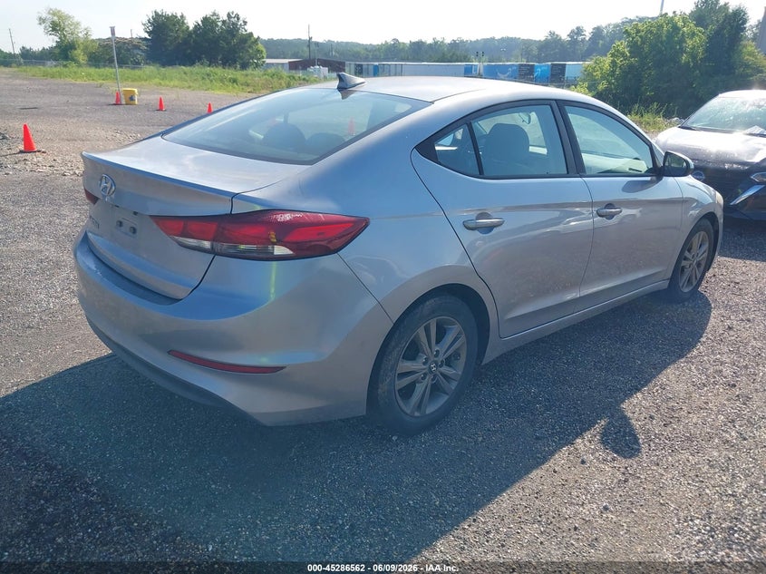 2017 HYUNDAI ELANTRA auction photo 4