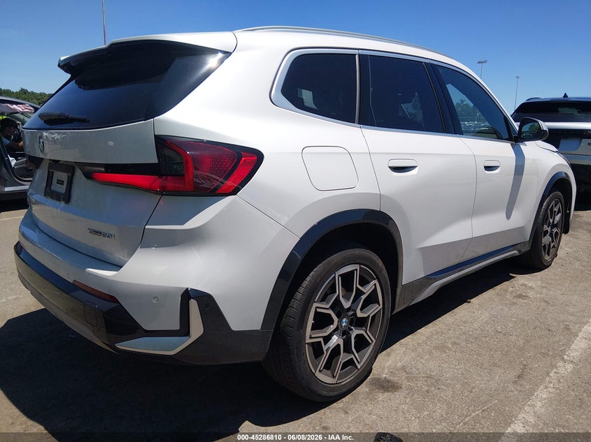 2023 BMW X1 2.0L I-4 DI, DOHC, V(VIN: WBX73EF04P5X36403