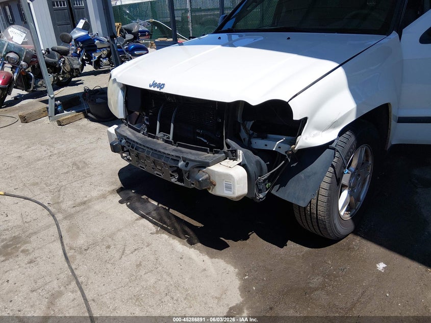 2007 Jeep Grand Cherokee Laredo VIN: 1J8GR48K07C688648 Lot: 45286891