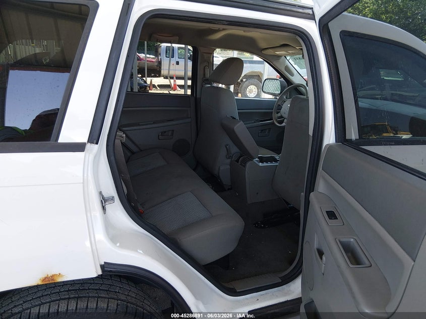 2007 Jeep Grand Cherokee Laredo VIN: 1J8GR48K07C688648 Lot: 45286891