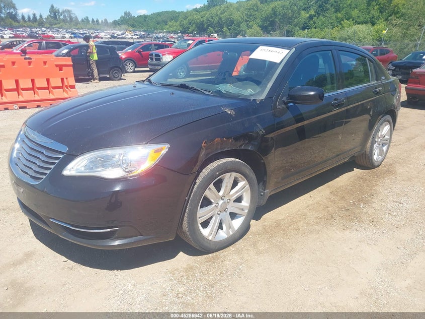 Vin: 1c3bc1fb4bn612856, lot: 45784778, chrysler 200 touring 20112