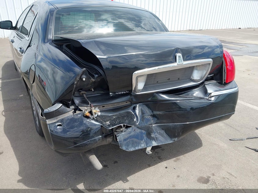 2006 Lincoln Town Car Signature VIN: 1LNHM81V36Y617673 Lot: 45287047