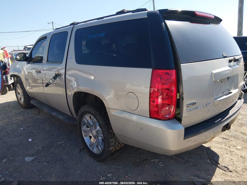 2010 GMC YUKON XL 1500 auction photo 3