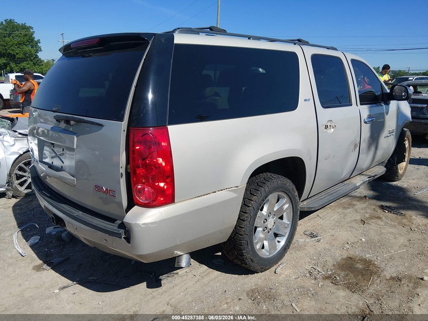 2010 GMC YUKON XL 1500 auction photo 4