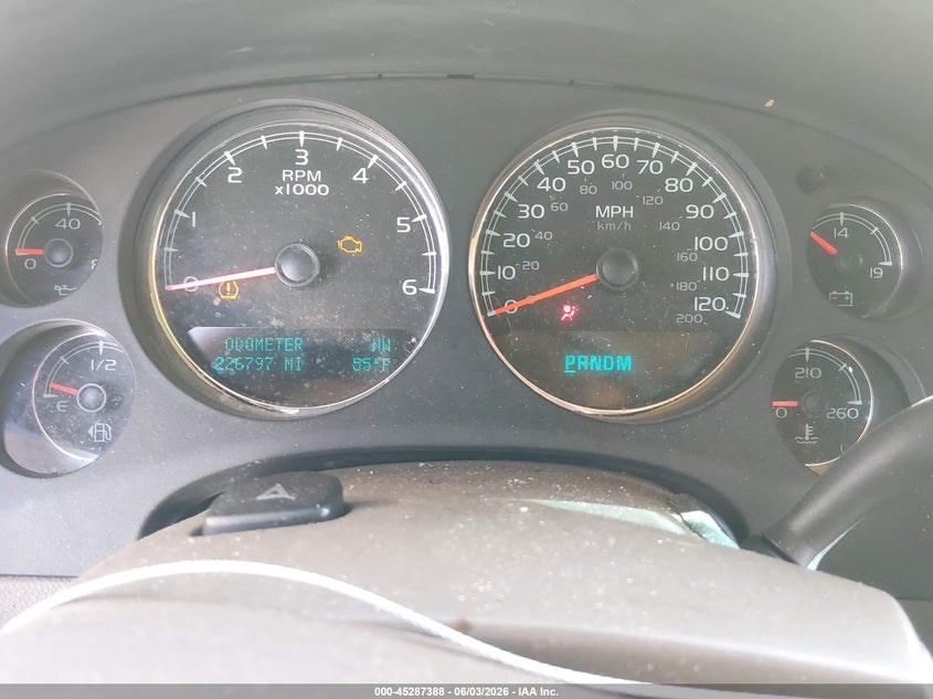 2010 GMC YUKON XL 1500 auction photo 7
