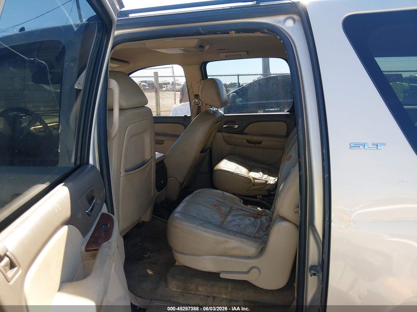 2010 GMC YUKON XL 1500 auction photo 8