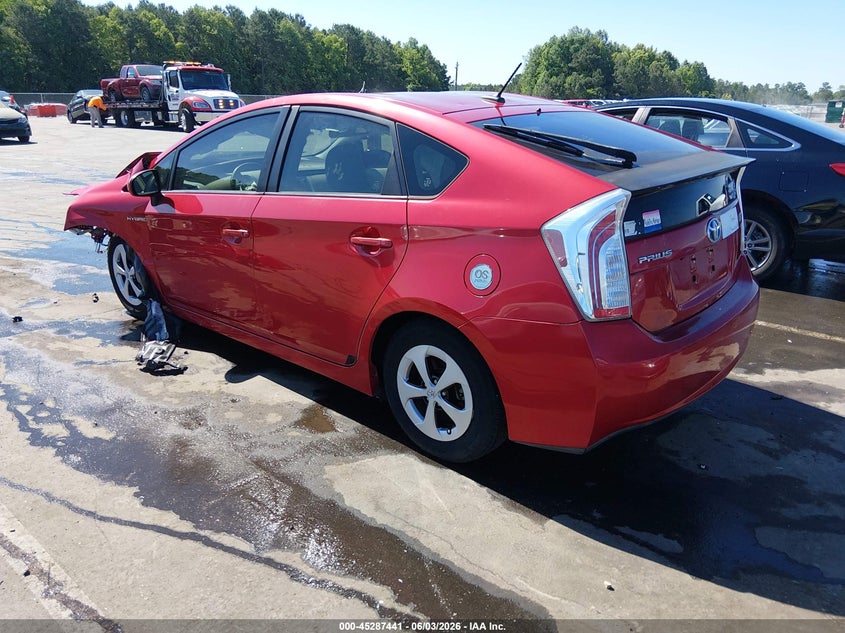 2015 TOYOTA PRIUS auction photo 3