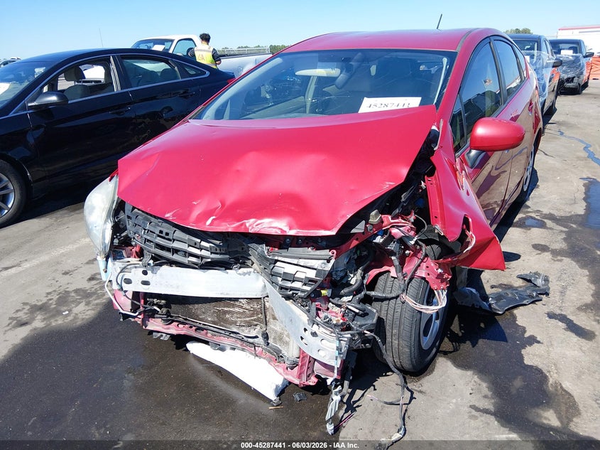 2015 TOYOTA PRIUS auction photo 6
