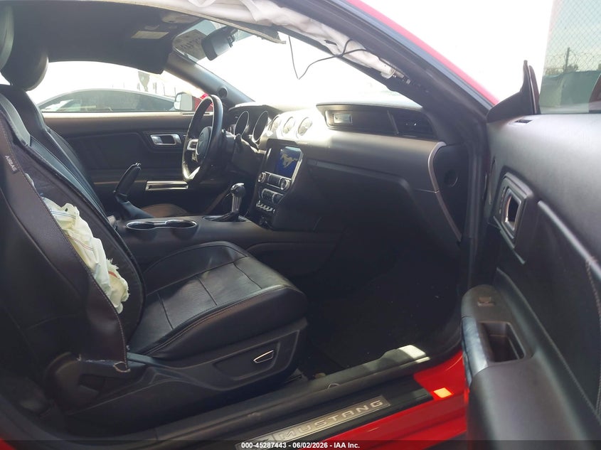 2019 FORD MUSTANG auction photo 5