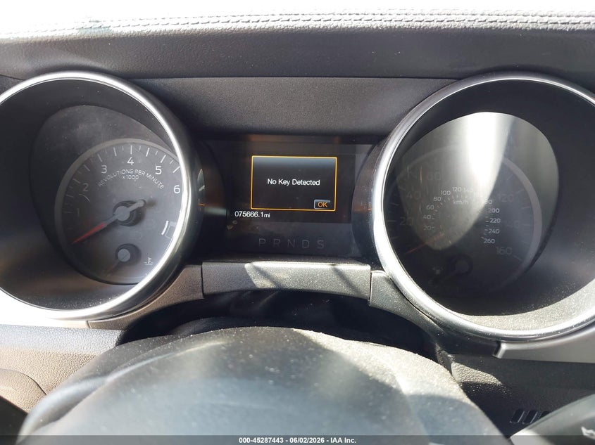 2019 FORD MUSTANG auction photo 7
