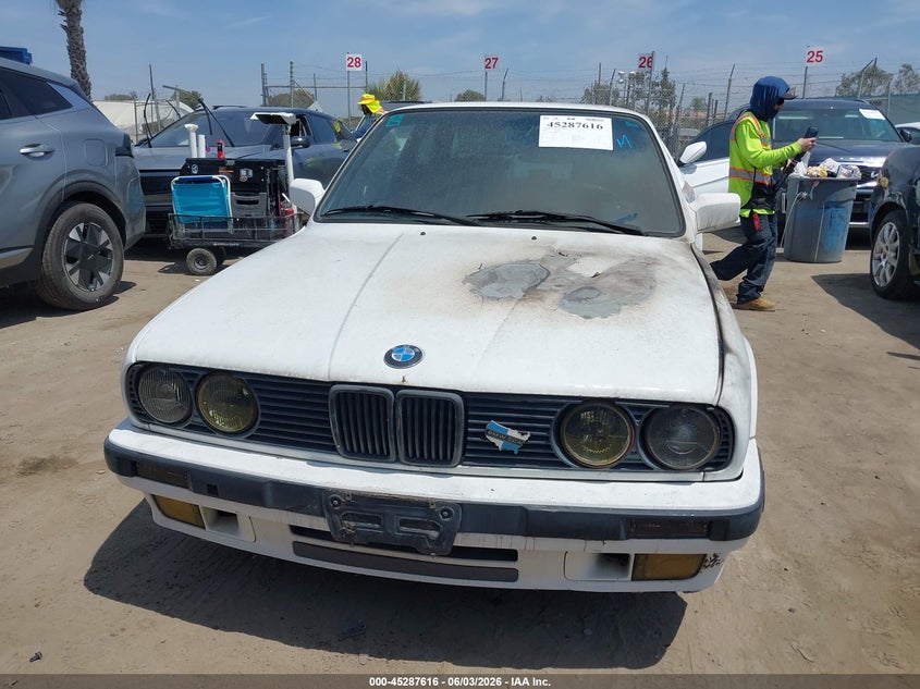 1988 BMW 325 Automatic VIN: WBAAB6401J8228259 Lot: 45287616