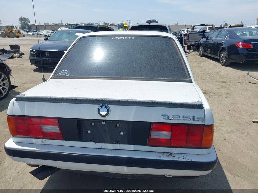 1988 BMW 325 Automatic VIN: WBAAB6401J8228259 Lot: 45287616