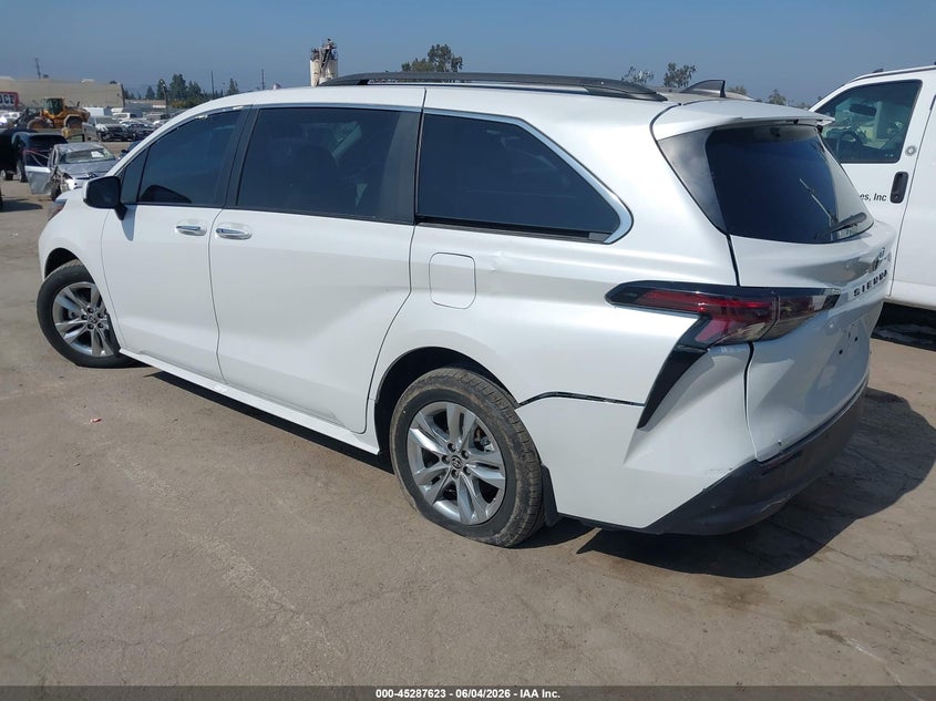 Vin: 5tdjrkec7ps165818, lot: 45785459, toyota sienna xle 20233