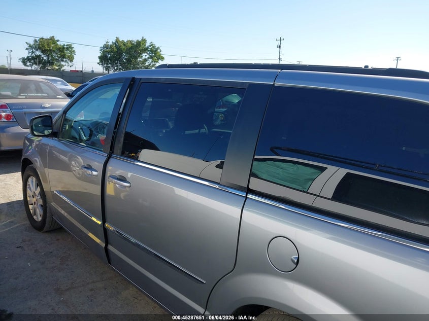2016 Chrysler Town & Country Touring VIN: 2C4RC1BG4GR261646 Lot: 45287651