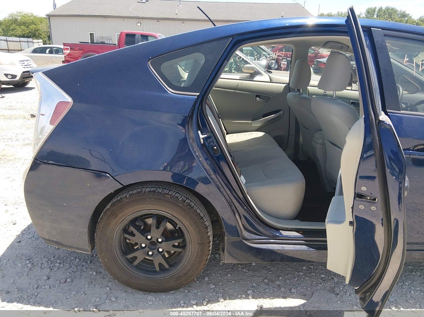 2013 TOYOTA PRIUS auction photo 8