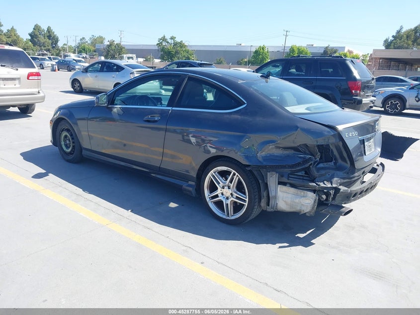 Vin: wddgj4hb1df950577, lot: 45785591, mercedes-benz c 250 20133