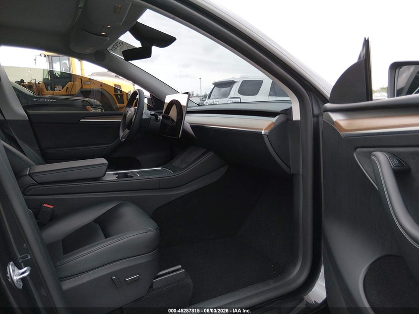 2024 Tesla Model Y VIN: 7SAYGDED5RF159714 Lot: 45287815