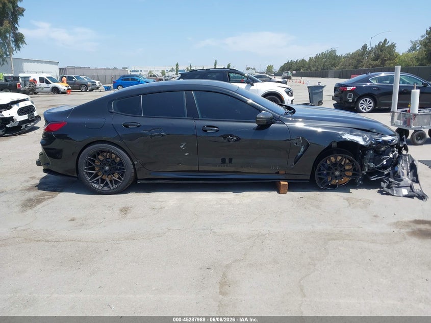 BMW M8 GRAN COUPE - zdjęcie 14