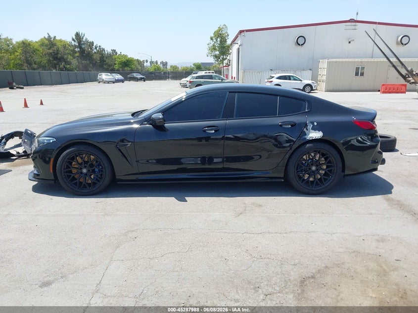 BMW M8 GRAN COUPE - zdjęcie 15