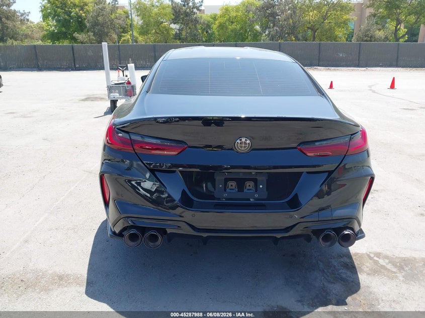 BMW M8 GRAN COUPE - zdjęcie 17