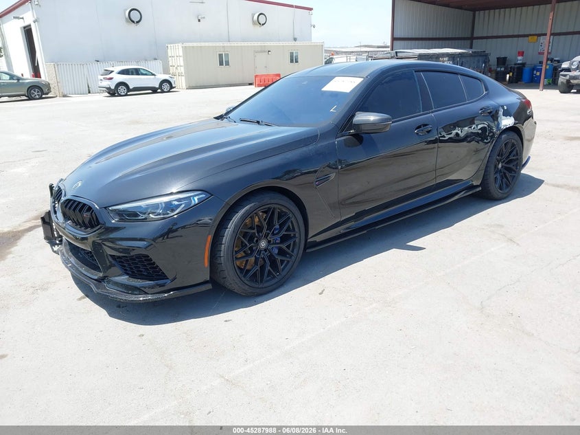 BMW M8 GRAN COUPE - zdjęcie 2