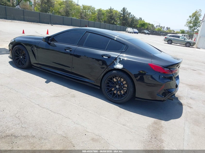 BMW M8 GRAN COUPE - zdjęcie 3