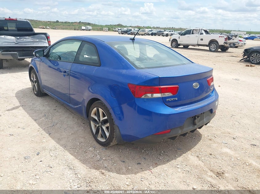 2010 KIA FORTE KOUP auction photo 3