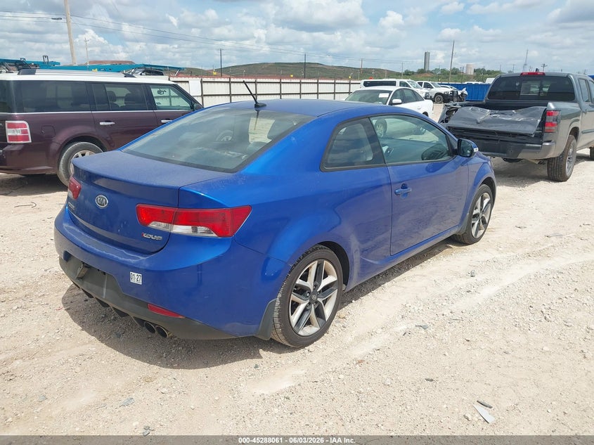 2010 KIA FORTE KOUP auction photo 4