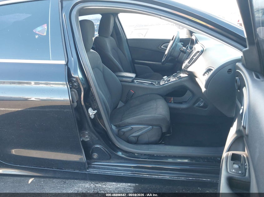 2015 CHRYSLER 200 SEDAN 2.4L I-4 VVT, 184HP