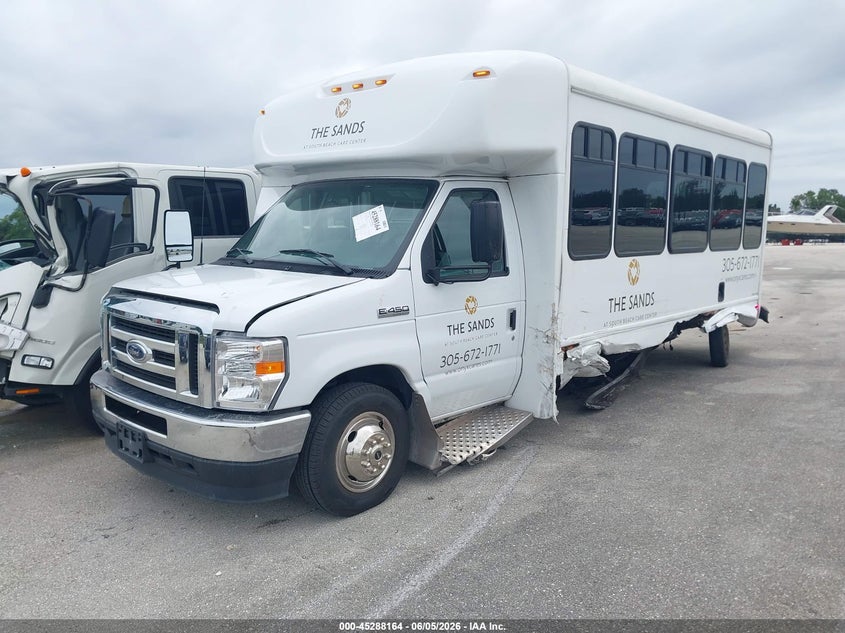 1FDFE4FN2SDD04993 2025 Ford Bus E-450 Cutaway photo 1