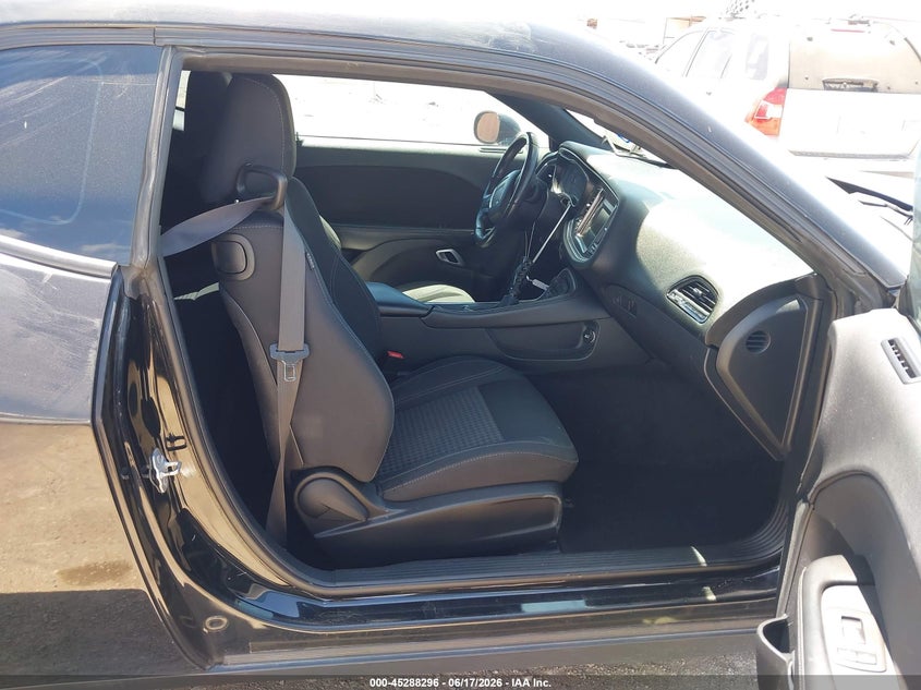 2016 DODGE CHALLENGER auction photo 5