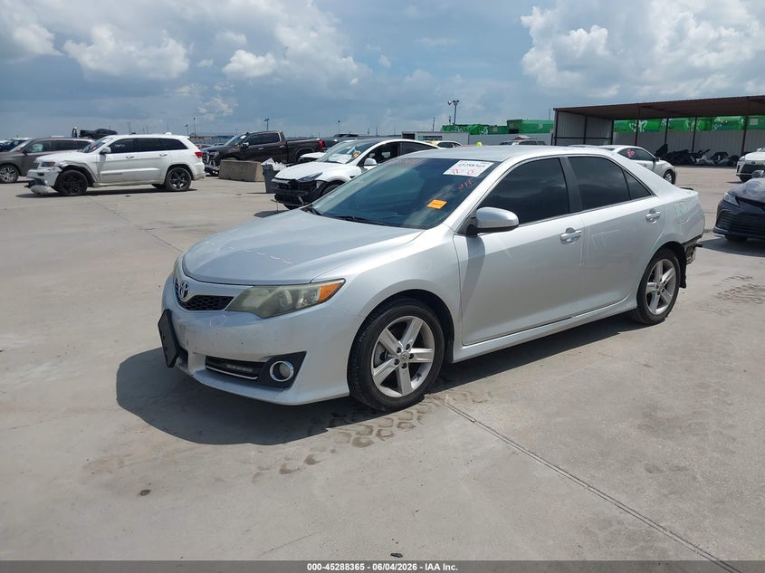 Vin: 4t1bf1fk4eu319001, lot: 45786201, toyota camry se 20142