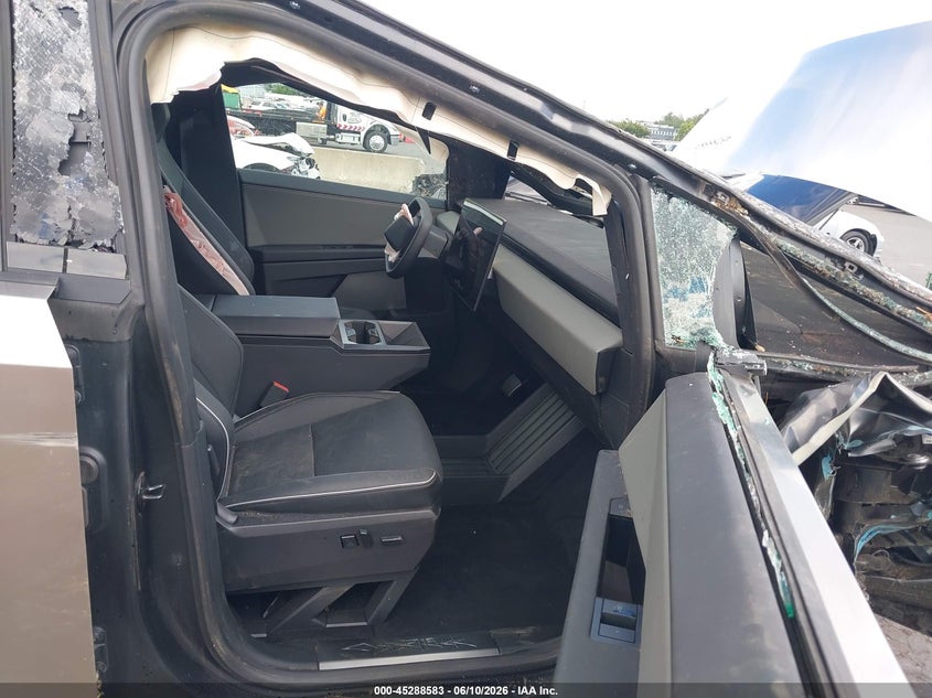 2026 TESLA CYBERTRUCK auction photo 5