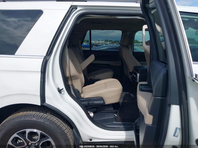 2022 FORD EXPEDITION auction photo 8