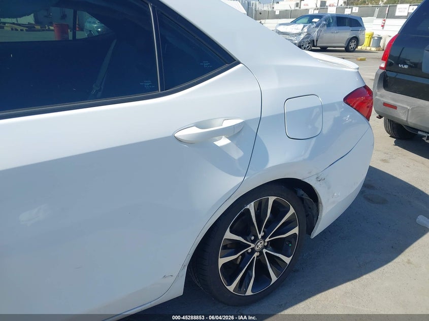 2017 TOYOTA COROLLA auction photo 6