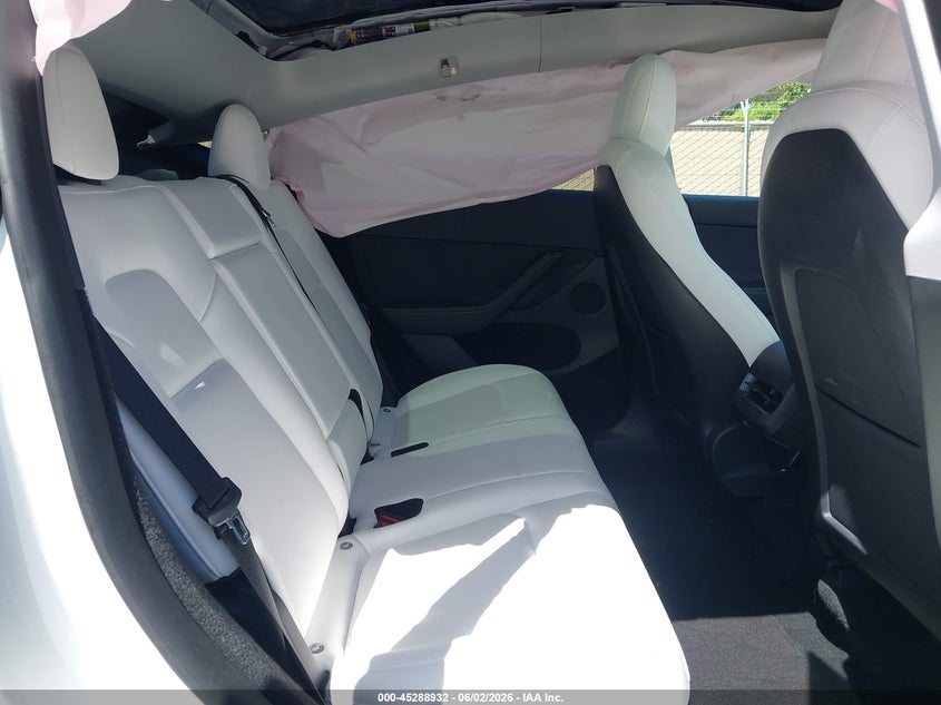 2023 Tesla Model Y Awd/Long Range Dual Motor All-Wheel Drive VIN: 7SAYGDEE1PF646009 Lot: 45288932