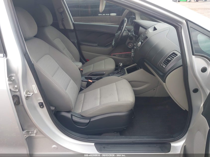 2015 KIA FORTE auction photo 5