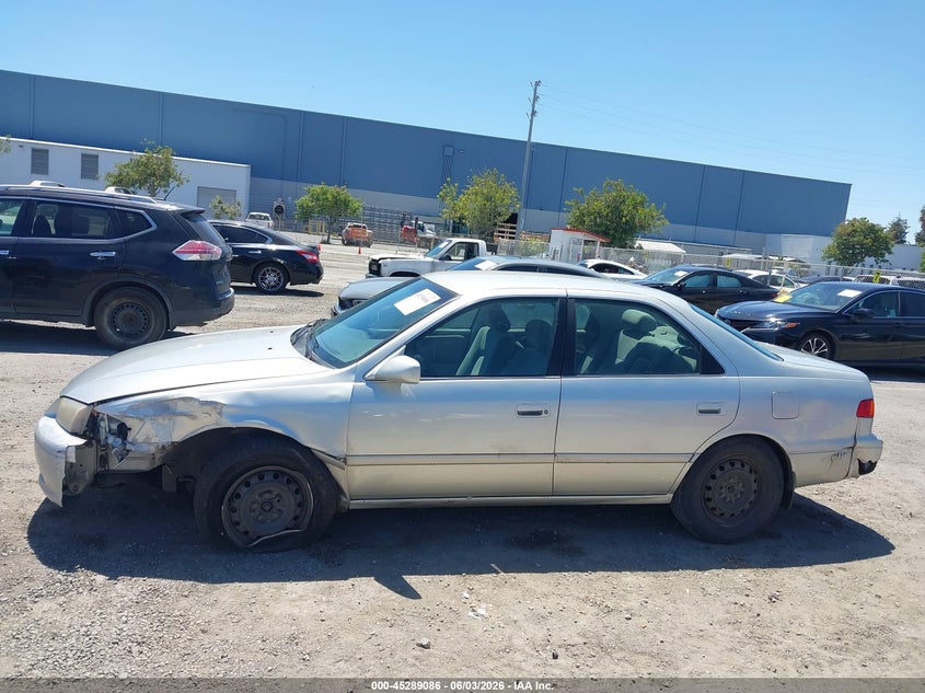 2000 Toyota Camry Le VIN: JT2BG22K3Y0498732 Lot: 45289086