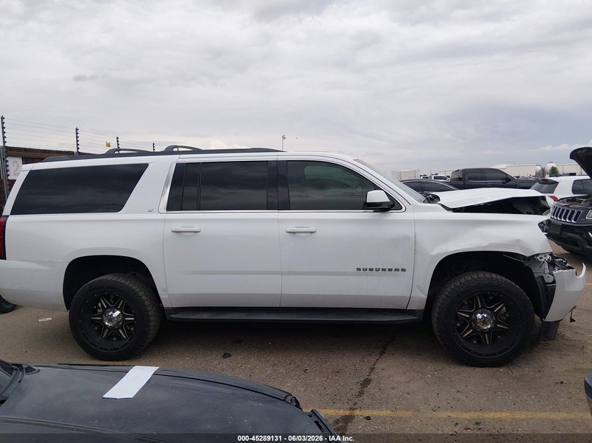 CHEVROLET SUBURBAN - zdjęcie 13