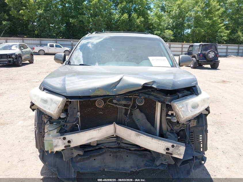 2013 TOYOTA HIGHLANDER auction photo 6